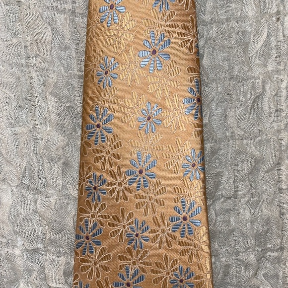 Floral Pattern Tie - Picture 2 of 7